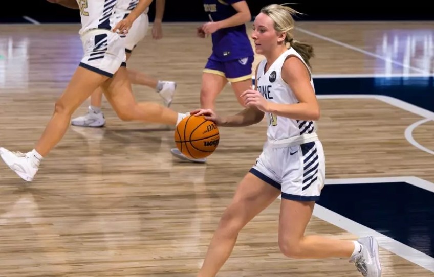 No. 17 Trine women top Geneva 92-56